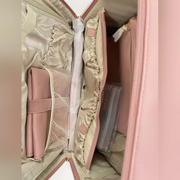 Designer Luxury Diaper Bag (Mauve Pink 💖) FULL SIZE - Picture 8 of 12